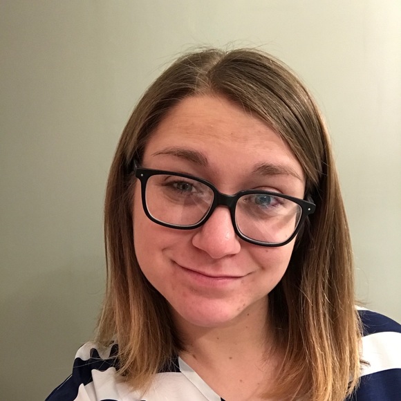 Meet your Posher, Stephanie - Picture 1 of 1